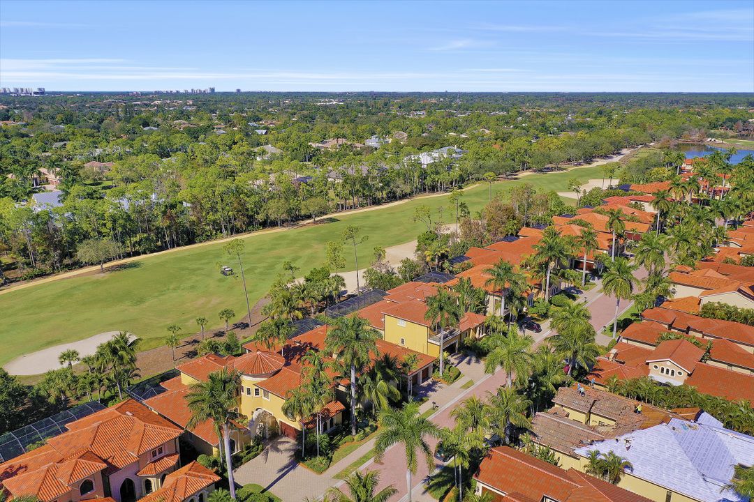 2911 Tiburon Blvd E, Naples, FL 34109