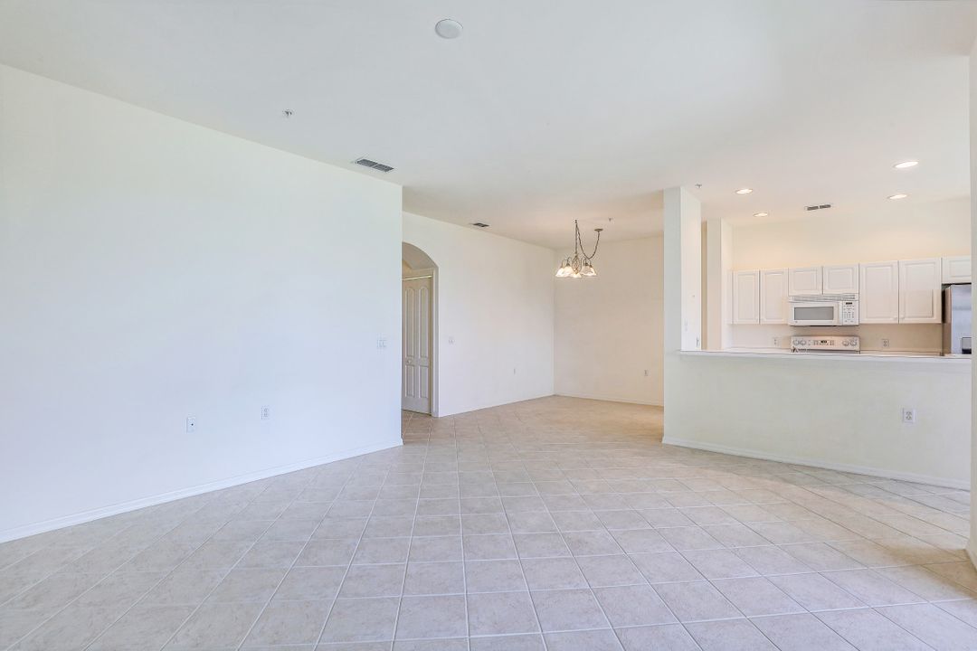 2750 Cypress Trace Cir  #2631, Naples, FL 34119