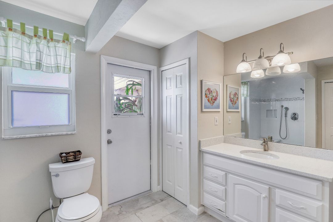 256 Bayshore Dr, Cape Coral, FL 33904