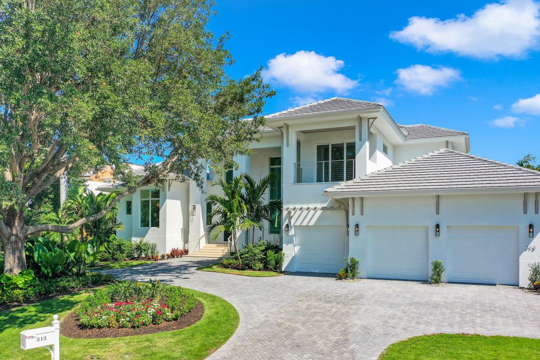 313 Turtle Hatch Rd, Naples, FL 34103