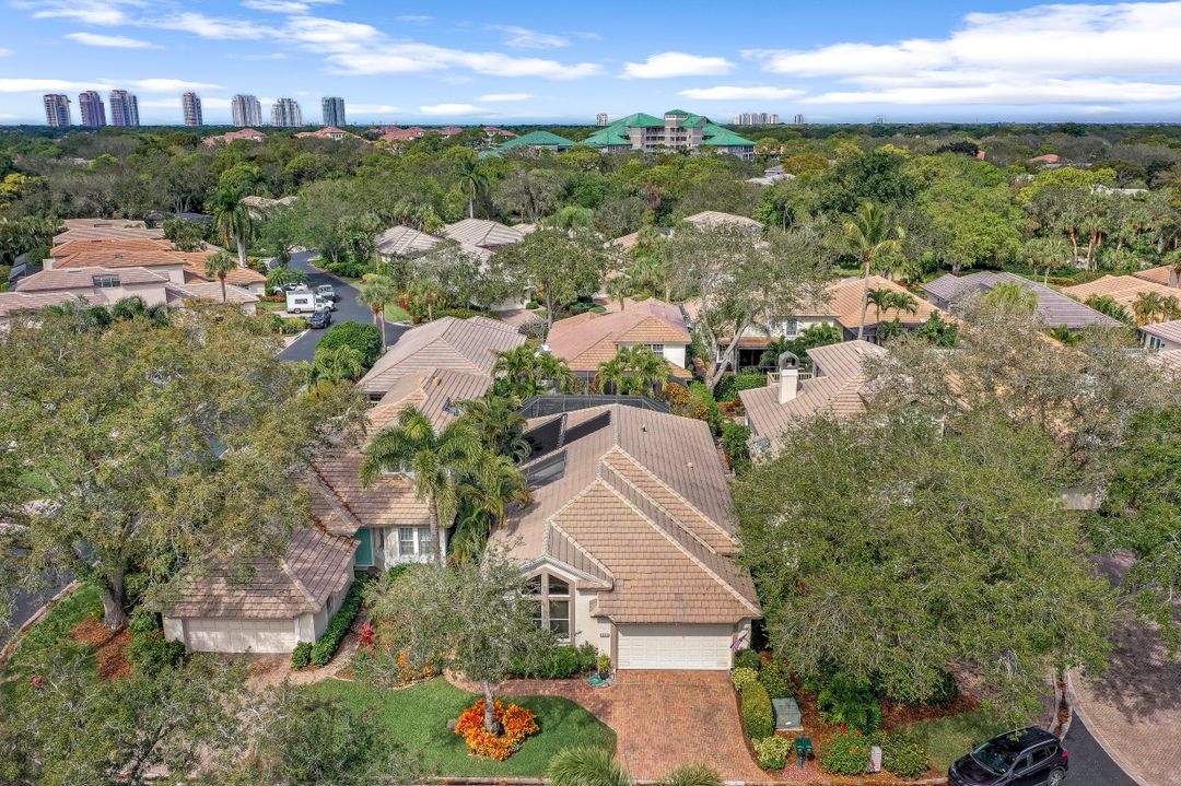 3640 Sawgrass Ct, Bonita Springs, FL 34134