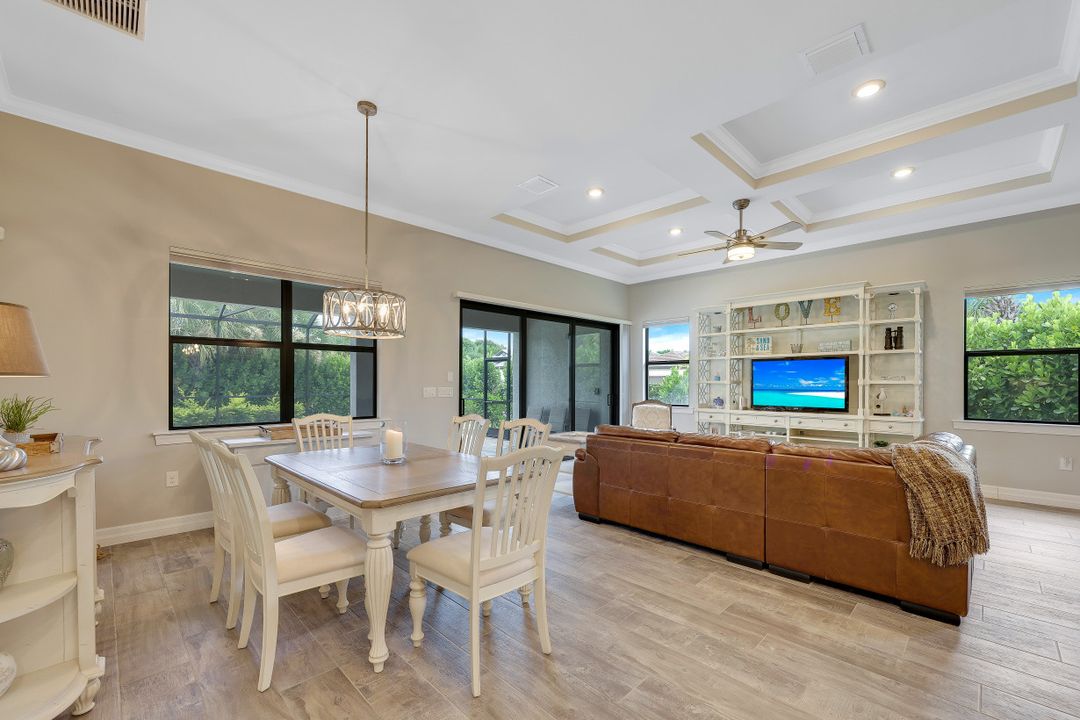 7273 Wilton Dr N, Naples, FL 34109