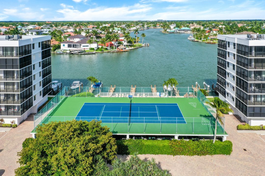 10482 Gulf Shore Dr #231, Naples, FL 34108