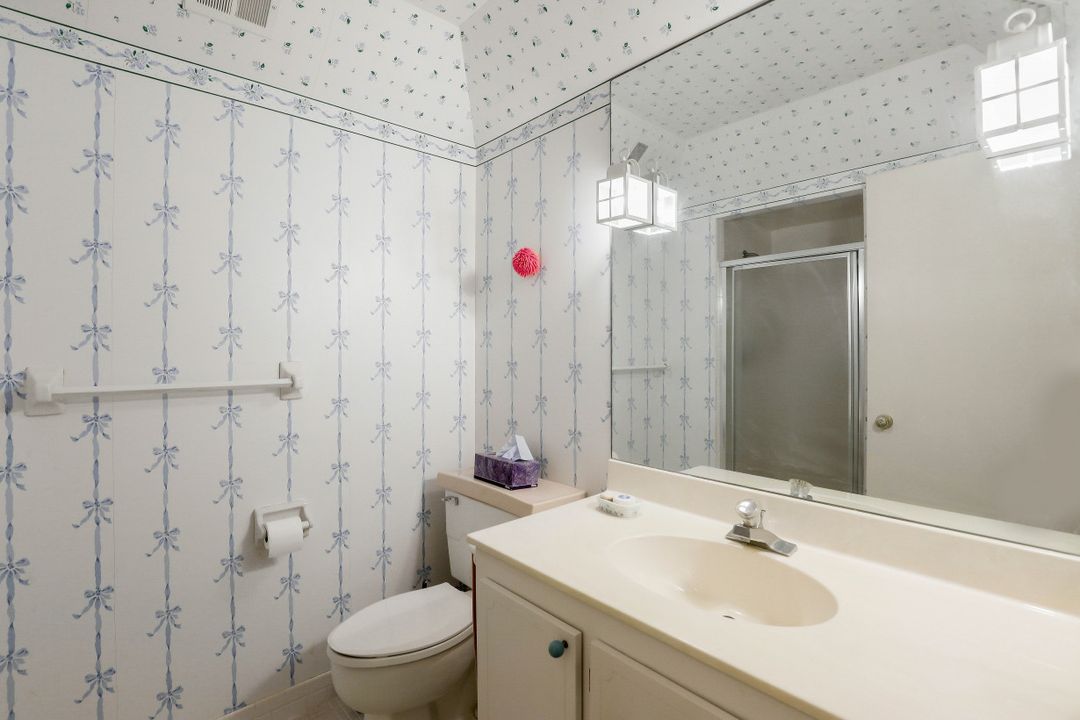 10573 Gulf Shore Dr #304, Naples, FL 34108