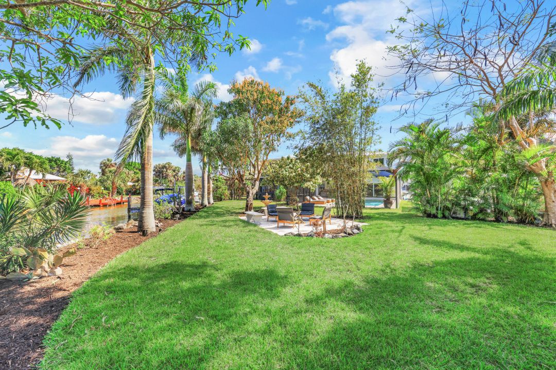 2631 Shoreview Dr, Naples, FL 34112