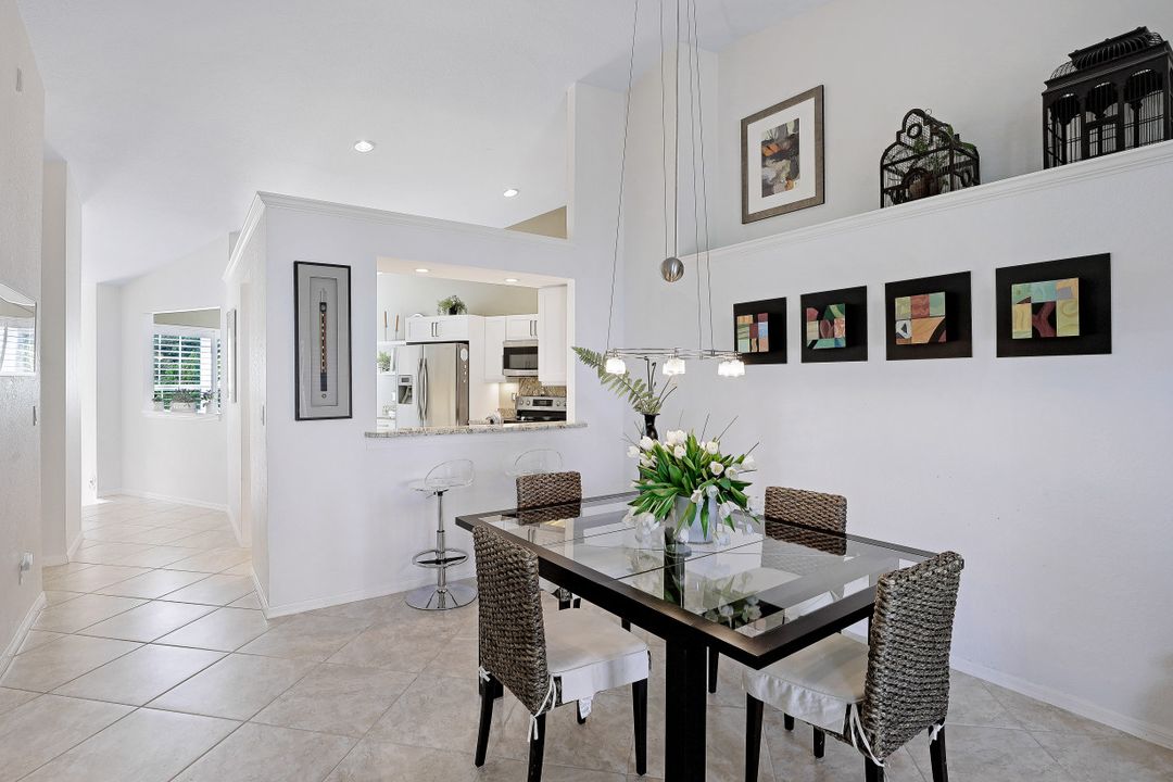 8345 Excalibur Cir #M-12, Naples, FL 34108