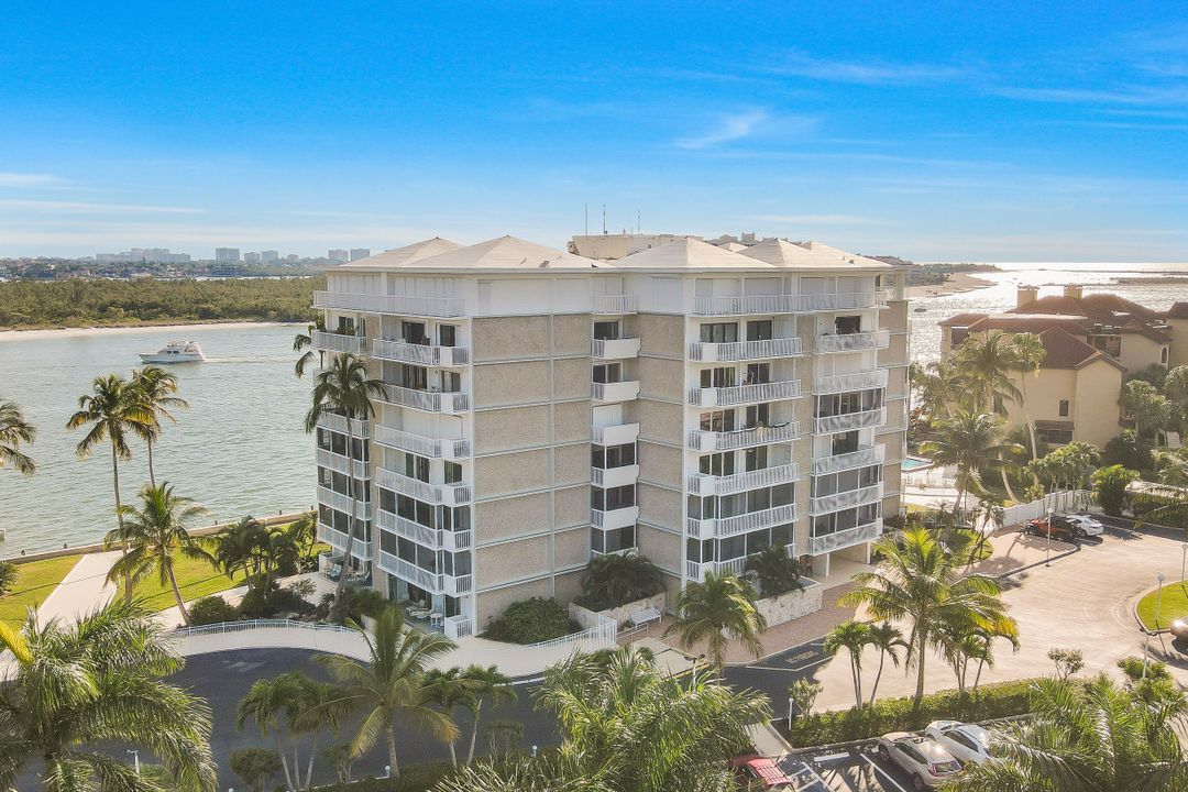 60 W Pelican St #504, Naples, FL 34113