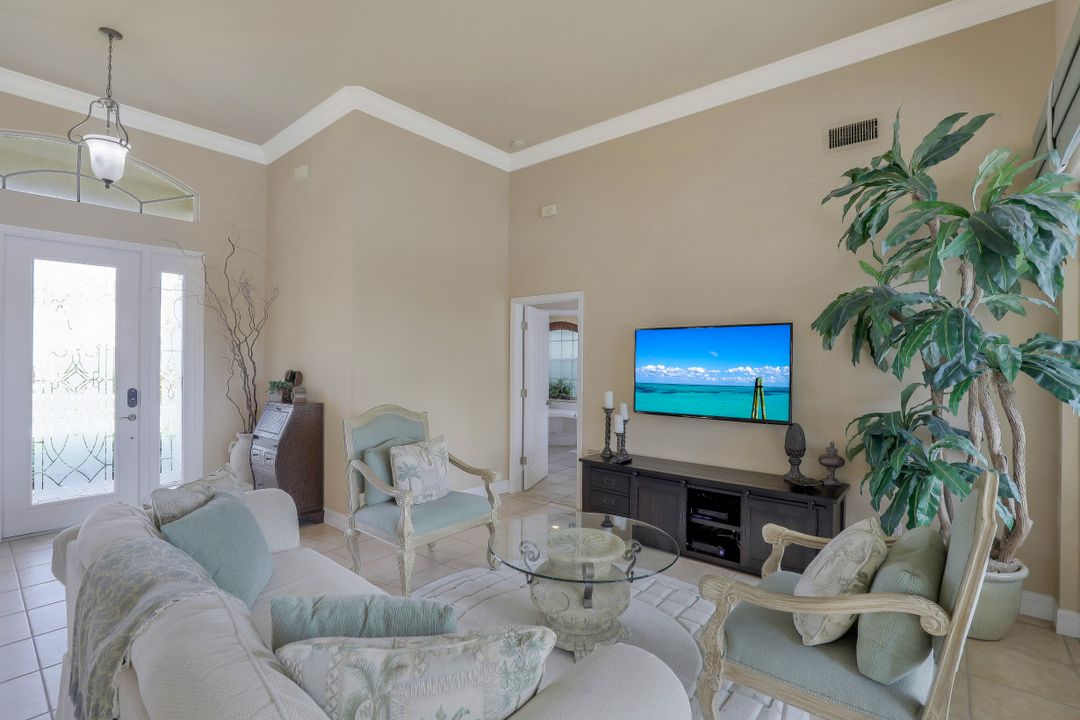 1786 Hummingbird Ct, Marco Island, FL 34145