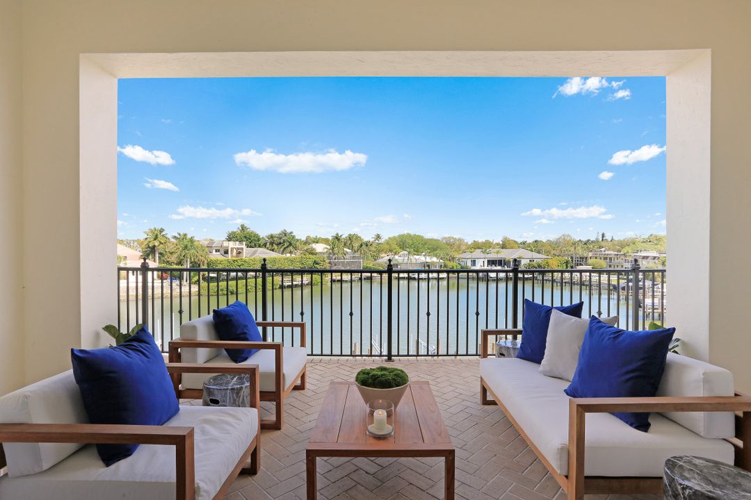 1400 Gulf Shore Blvd N #312, Naples, FL 34102