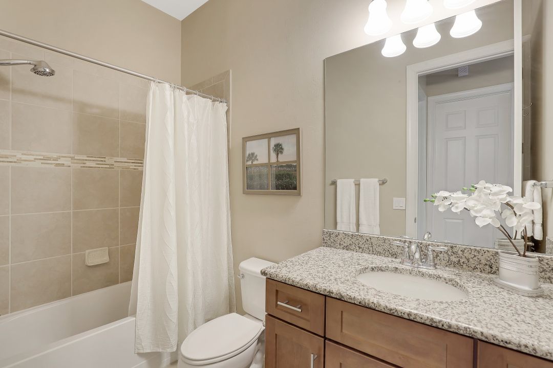 9319 Fieldstone Ln, Naples, FL 34120