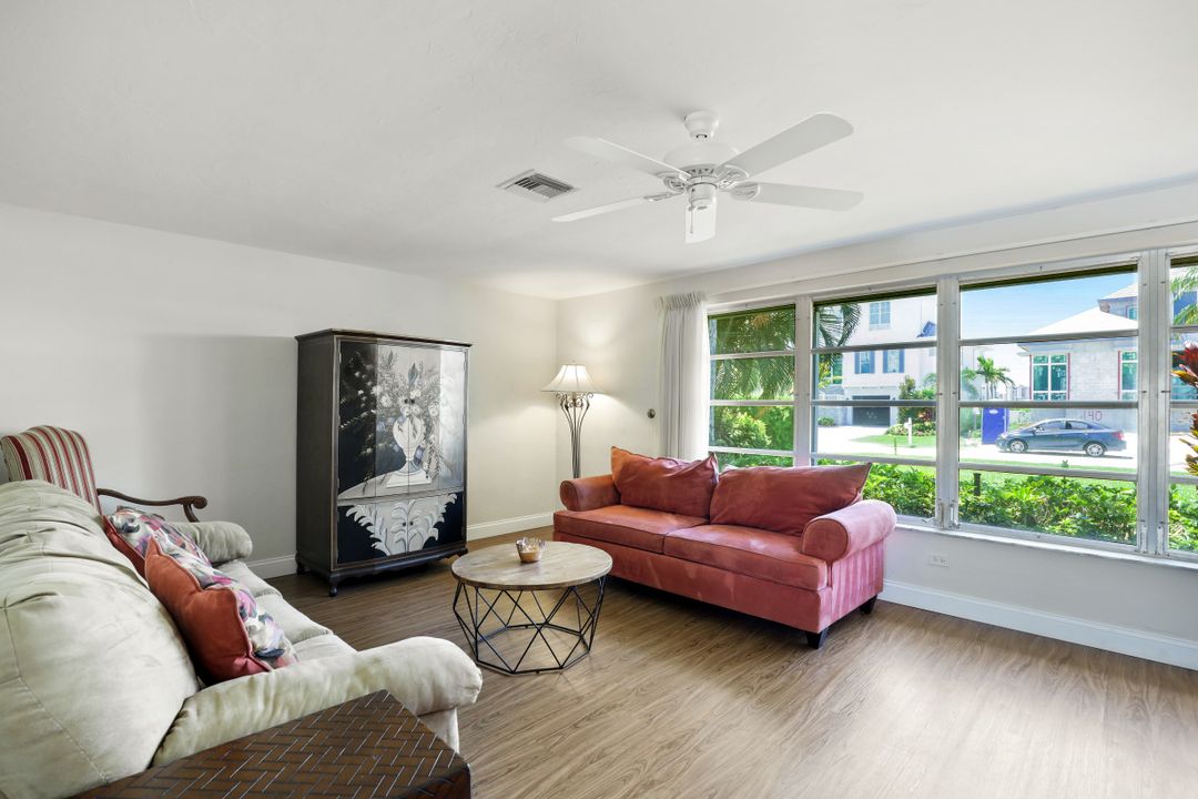 139 Bayview Ave, Naples, FL 34108