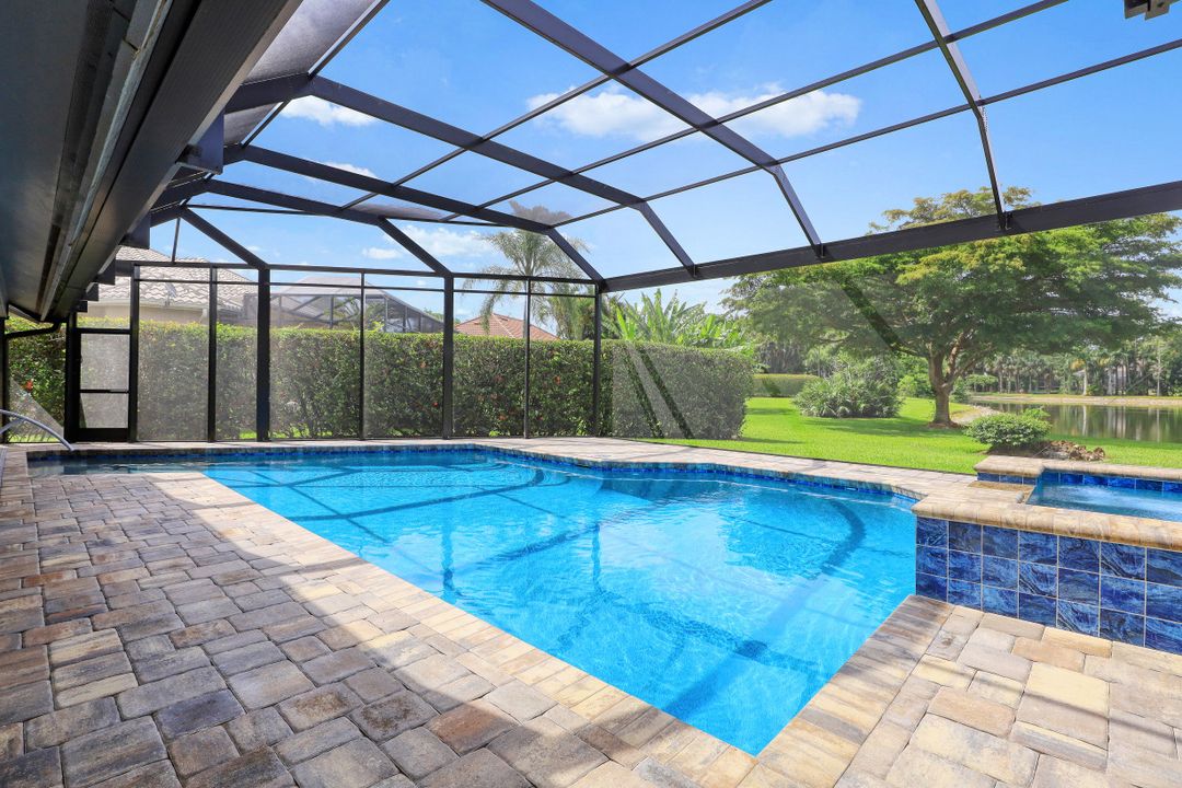 1380 Bald Eagle Dr, Naples, FL 34105