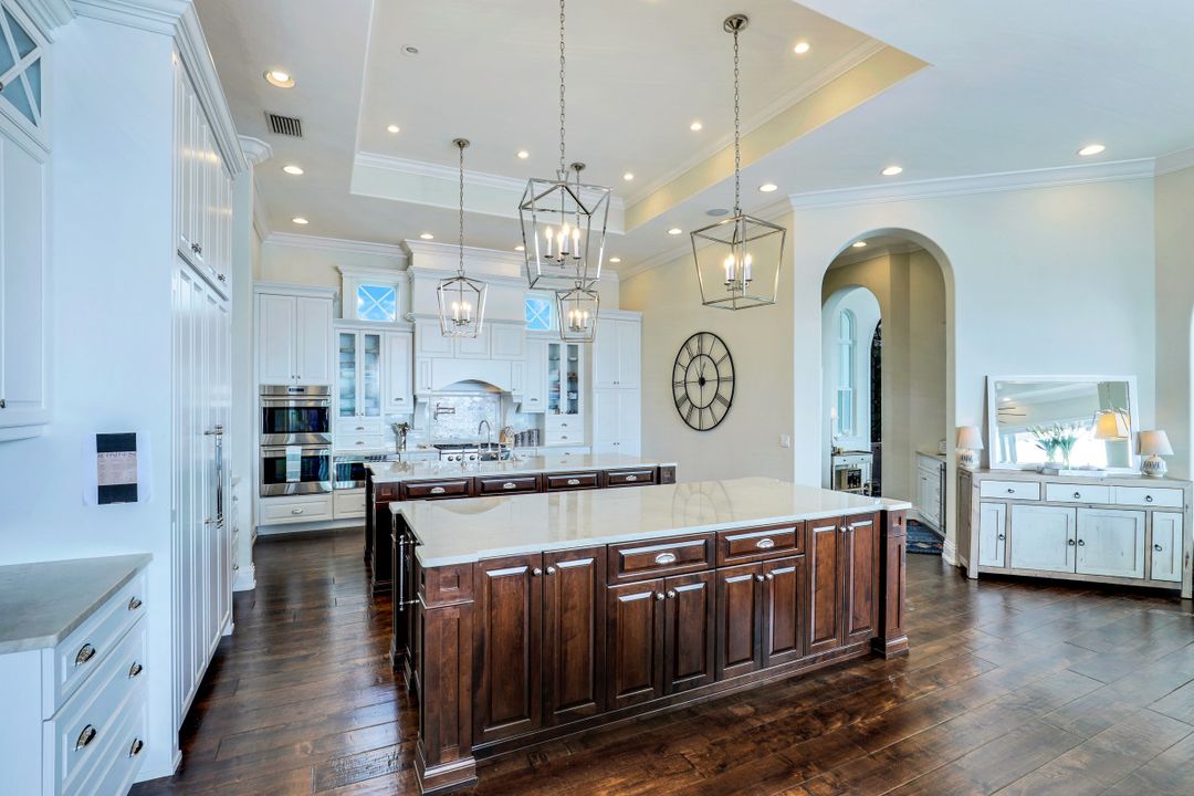 5930 Harborage Dr, Fort Myers, FL 33908