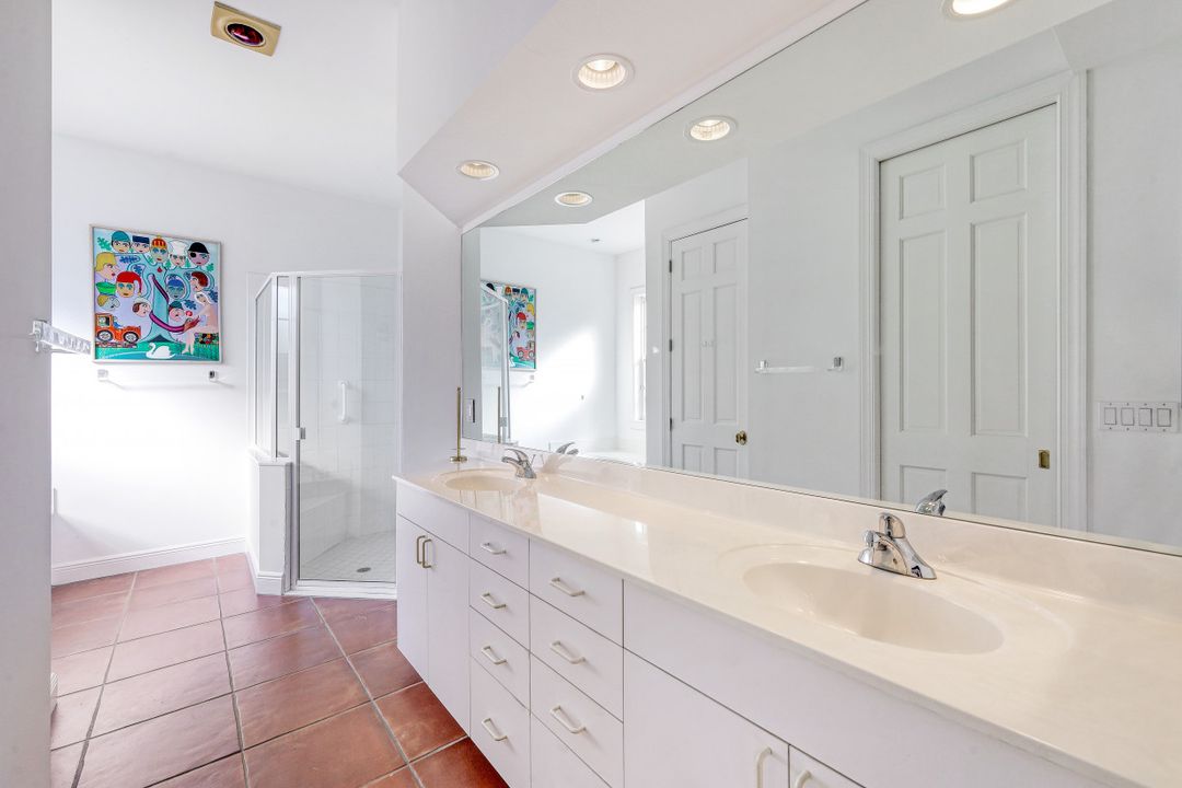 524 Eagle Creek Dr, Naples, FL 34113