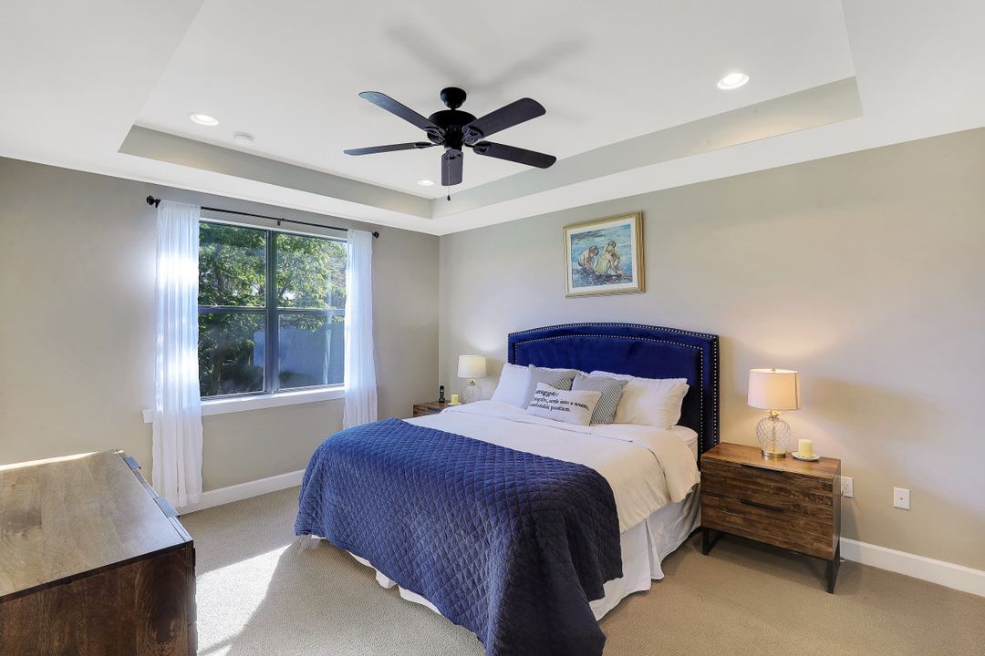 7594 Jacaranda Ln, Naples, FL 34114