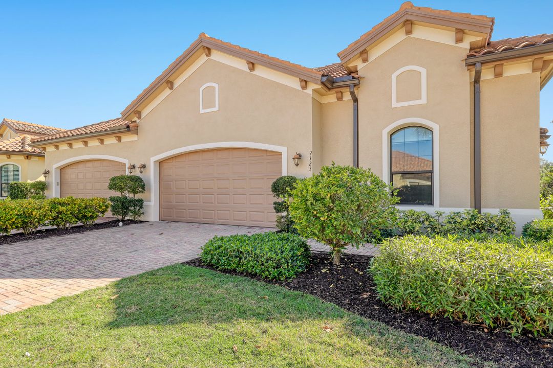 9123 Isla Bella Cir, Bonita Springs, FL 34135