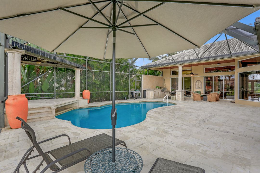 581 Wedgewood Way, Naples, FL 34119