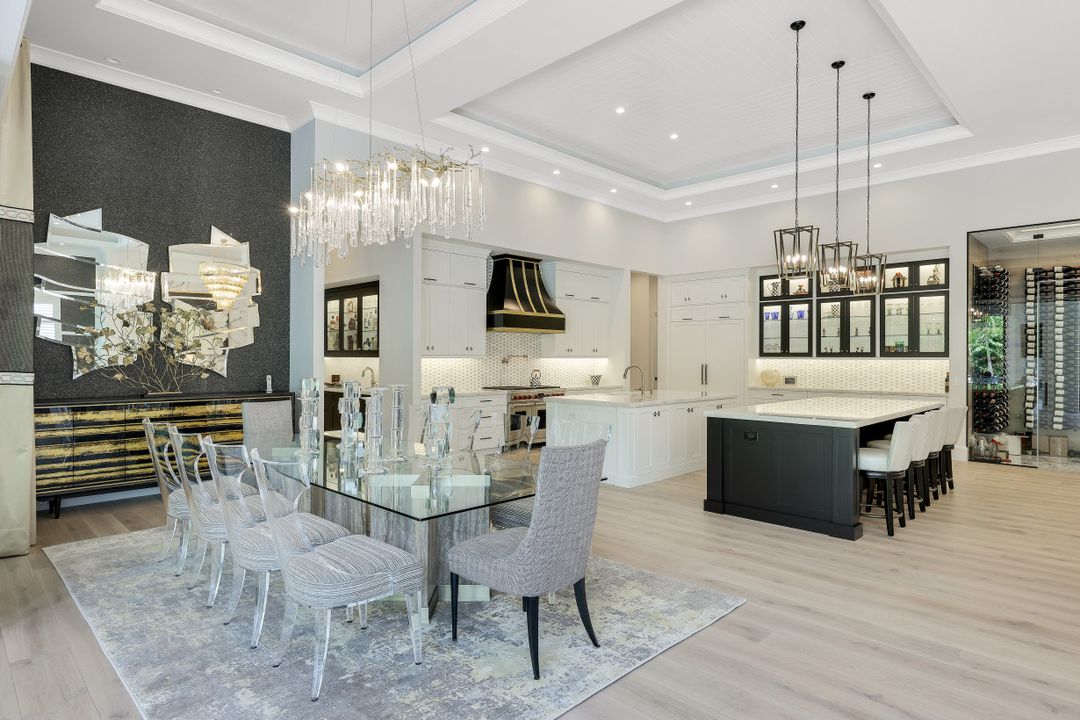 359 Warwick Way, Naples, FL 34110