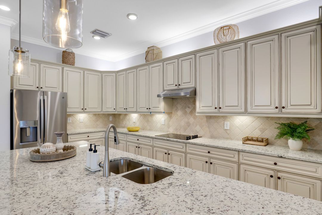 28009 Foxrock Ct, Bonita Springs, FL 34135