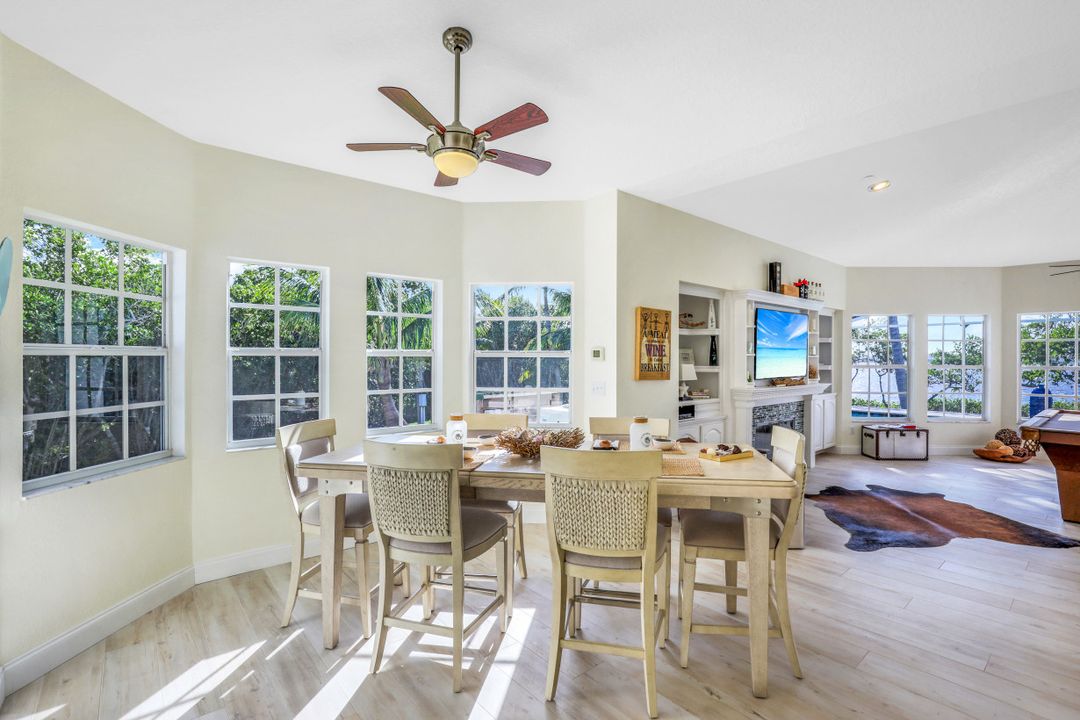 12201 Shoreview Dr, Matlacha, FL 33993