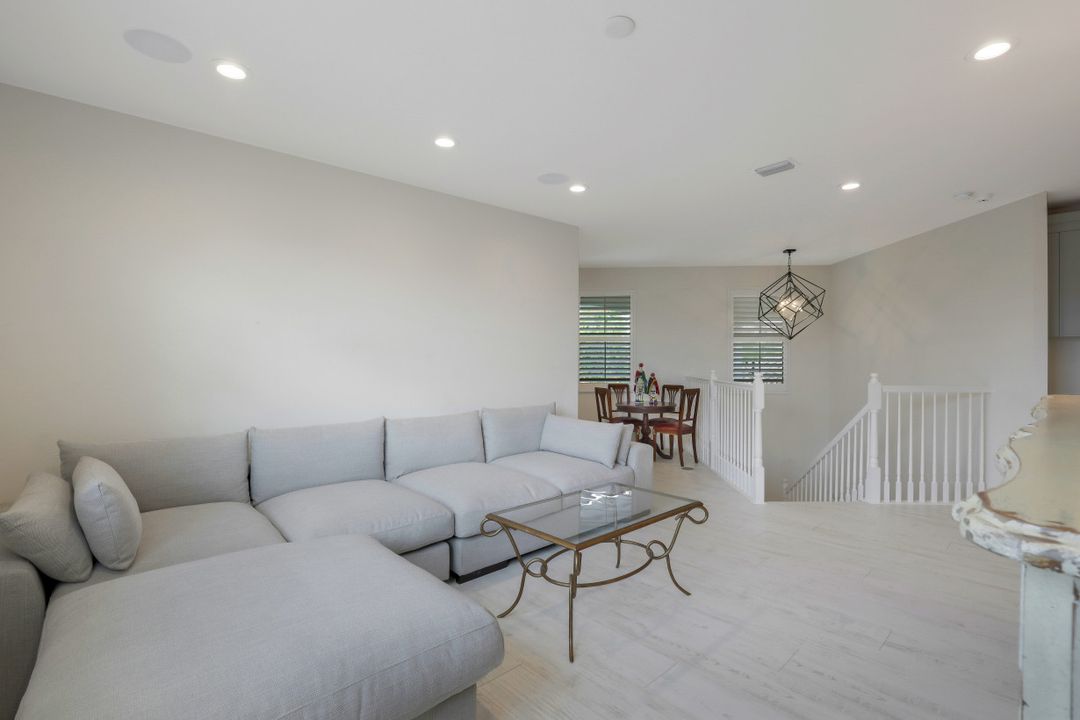 13840 Luna Dr, Naples, FL 34109