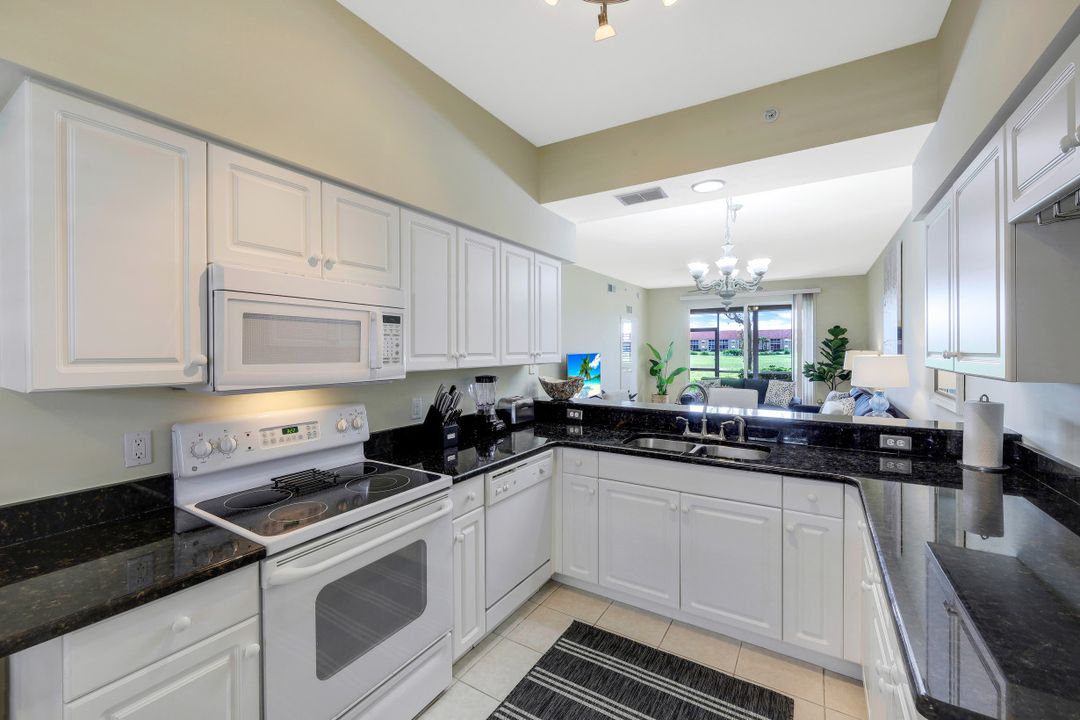 2720 Cypress Trace Cir #2915, Naples, FL 34119