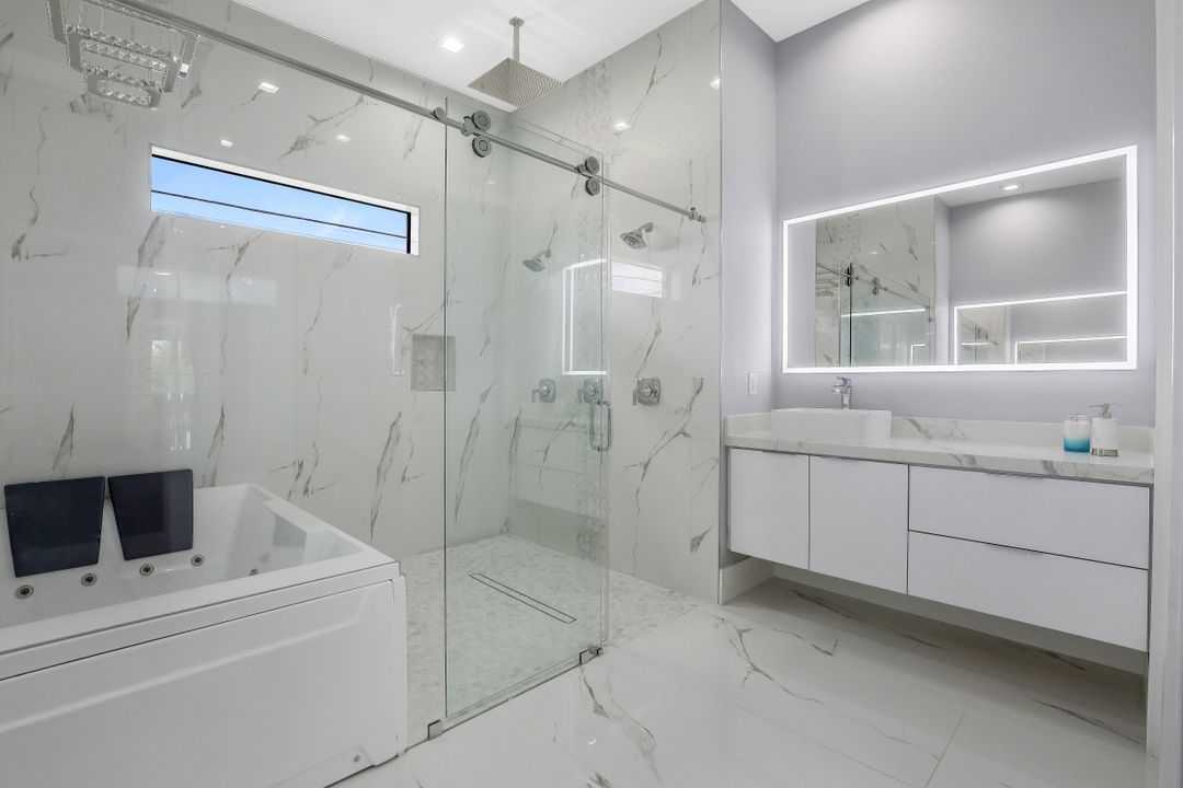 1903 Everest Pkwy, Cape Coral, FL 33904