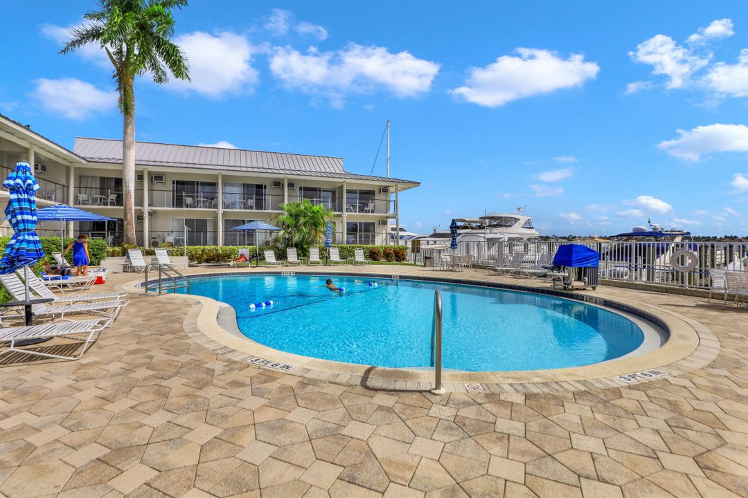 900 Broad Ave S #147, Naples, FL 34102