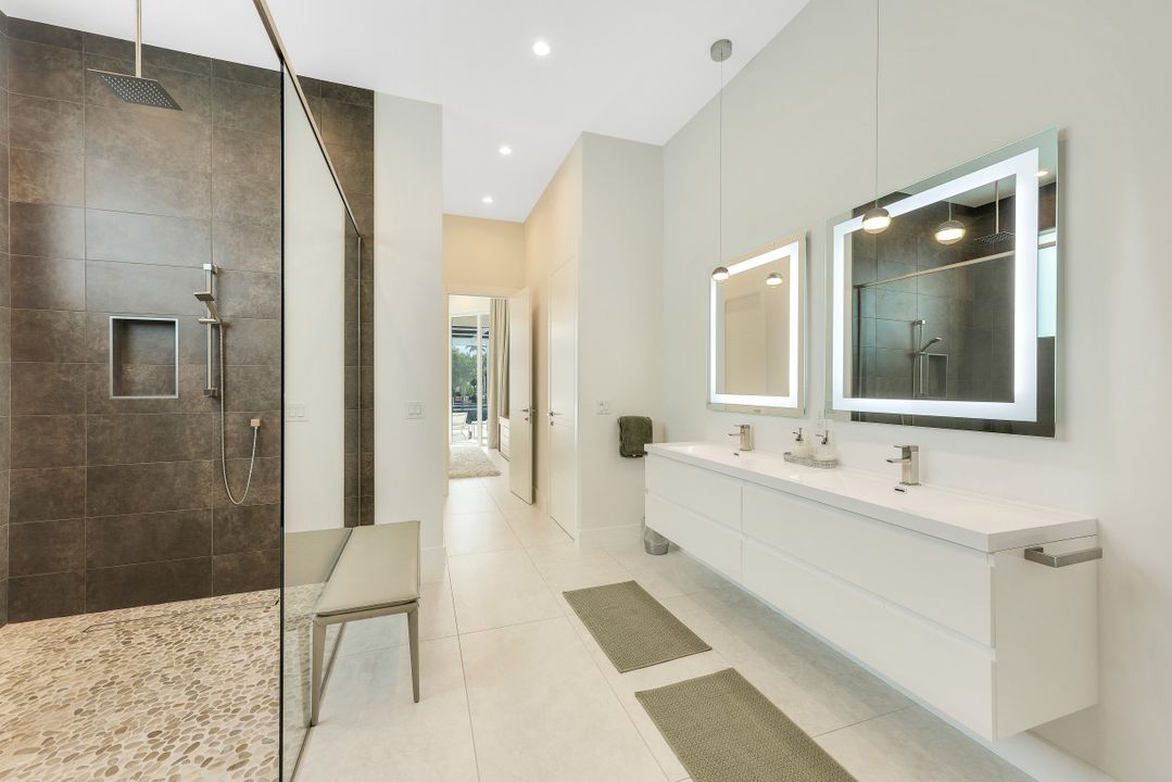 5084 Sorrento Ct, Cape Coral, FL 33904