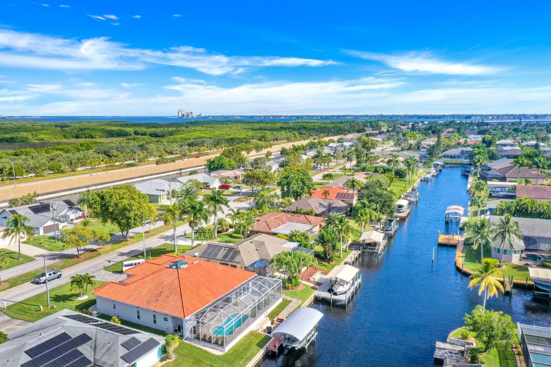 2208 Everest Pkwy, Cape Coral, FL 33904