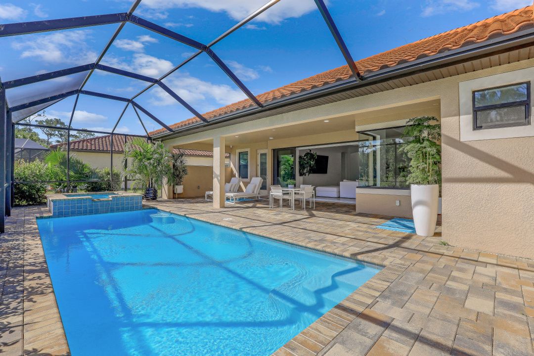 1527 Mockingbird Dr, Naples, FL 34120