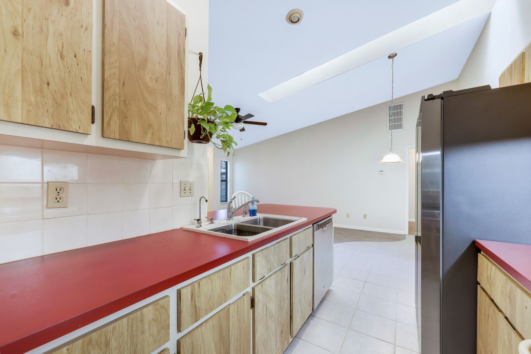 5026 SW Courtyards Way  #16, Cape Coral, FL 33914