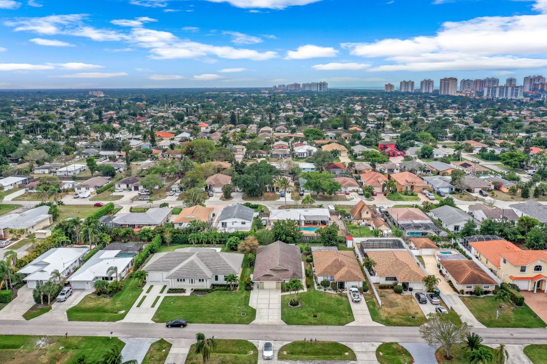 628 104th Ave N, Naples, FL 34108