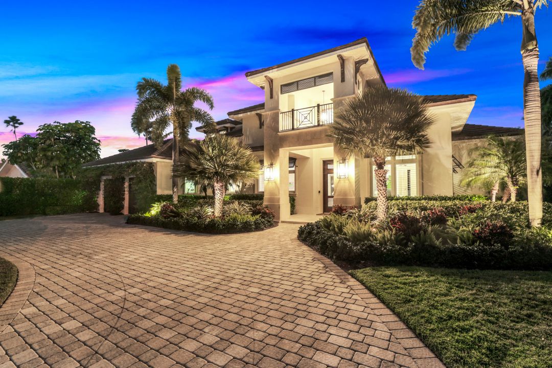 569 Neapolitan Way, Naples, FL 34103