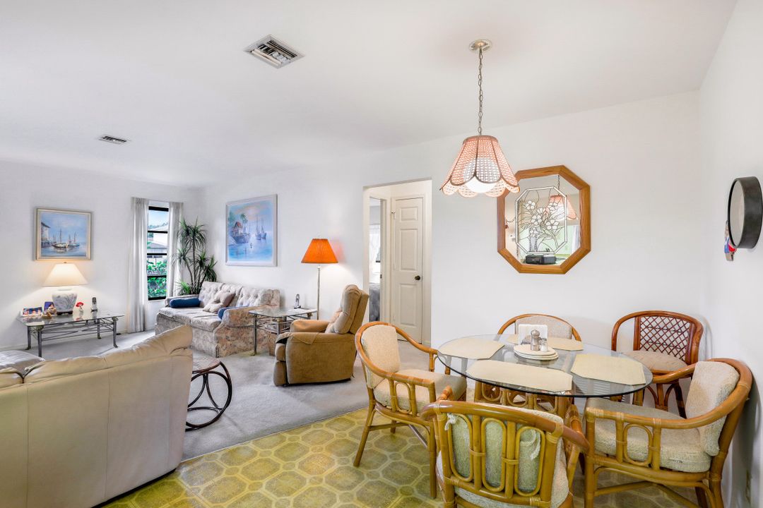 466 Tradewinds Ave, Naples, FL 34108