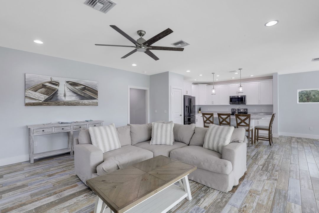 816 San Carlos Dr, Fort Myers Beach, FL 33931