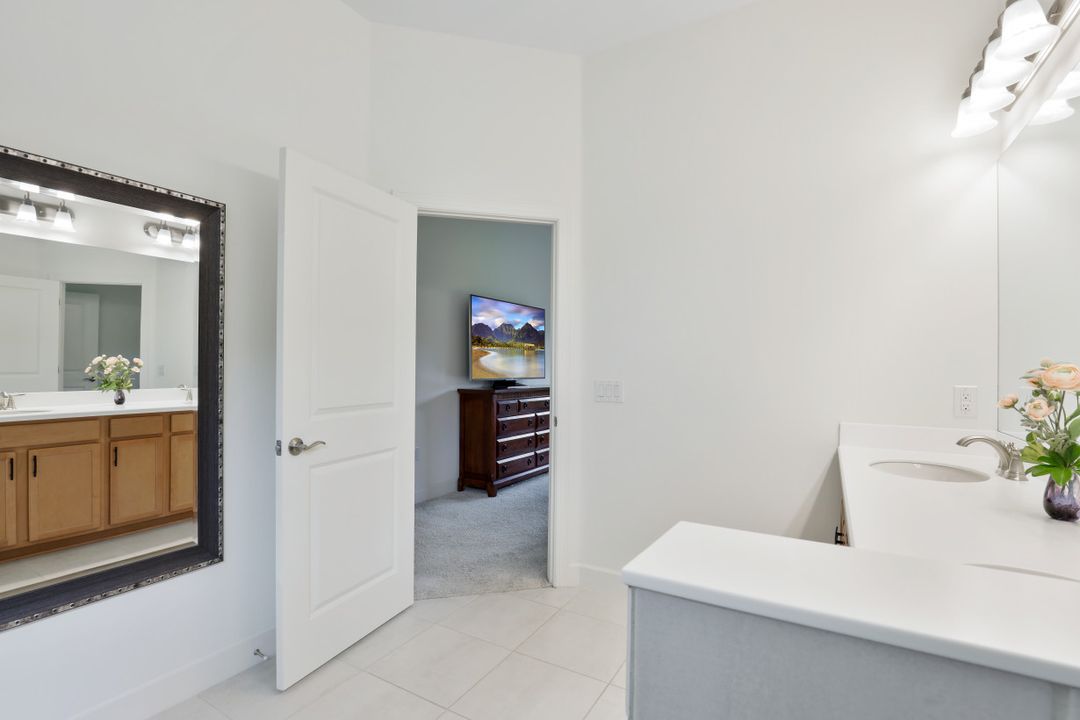 19657 Estero Pointe Ln, Fort Myers, FL 33908