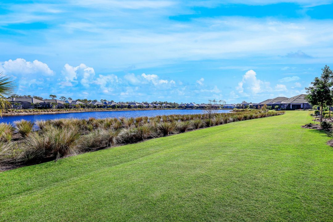 6295 Arriba Ave, Naples, FL 34113