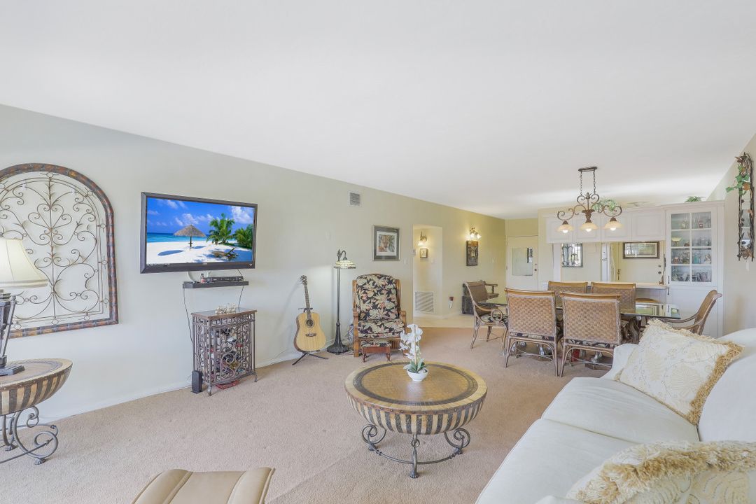 60 W Pelican St #504, Naples, FL 34113