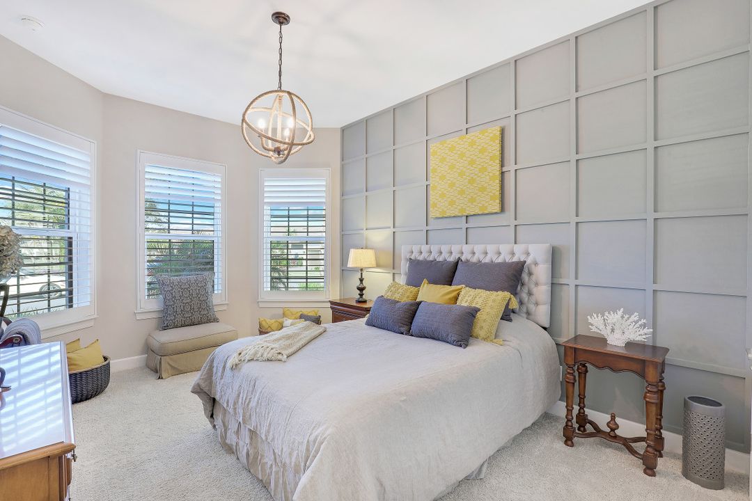 8458 Sevilla Ct, Naples, FL 34114