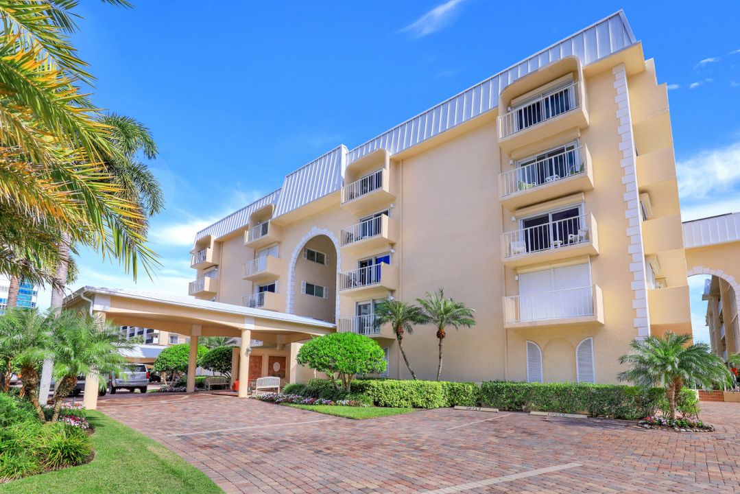 3450 Gulf Shore Blvd N #313, Naples, FL 34103