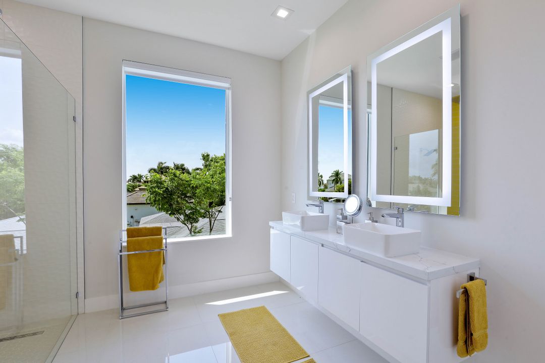 5232 Seminole Ct, Cape Coral, FL 33904