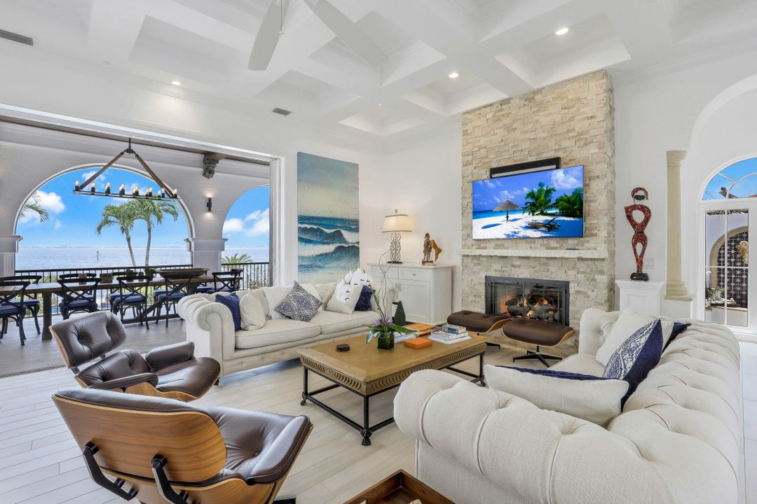 518 Coral Dr, Cape Coral, FL 33904