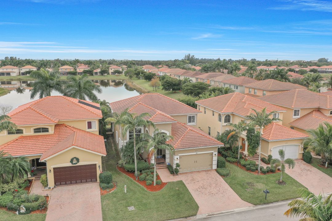 8313 Sumner Ave, Fort Myers, FL 33908