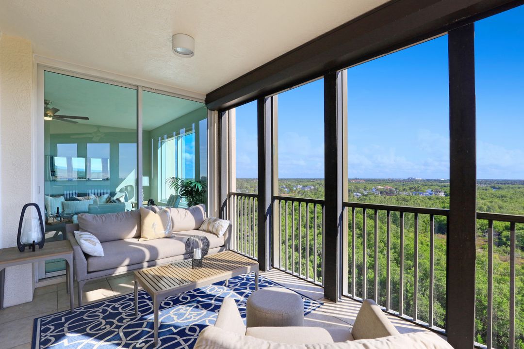 445 Cove Tower Dr #902, Naples, FL 34110