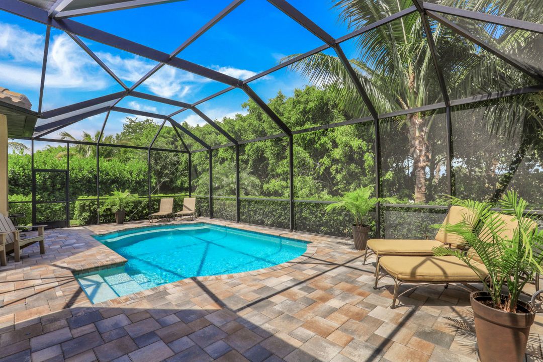9618 Campanile Cir, Naples, FL 34114