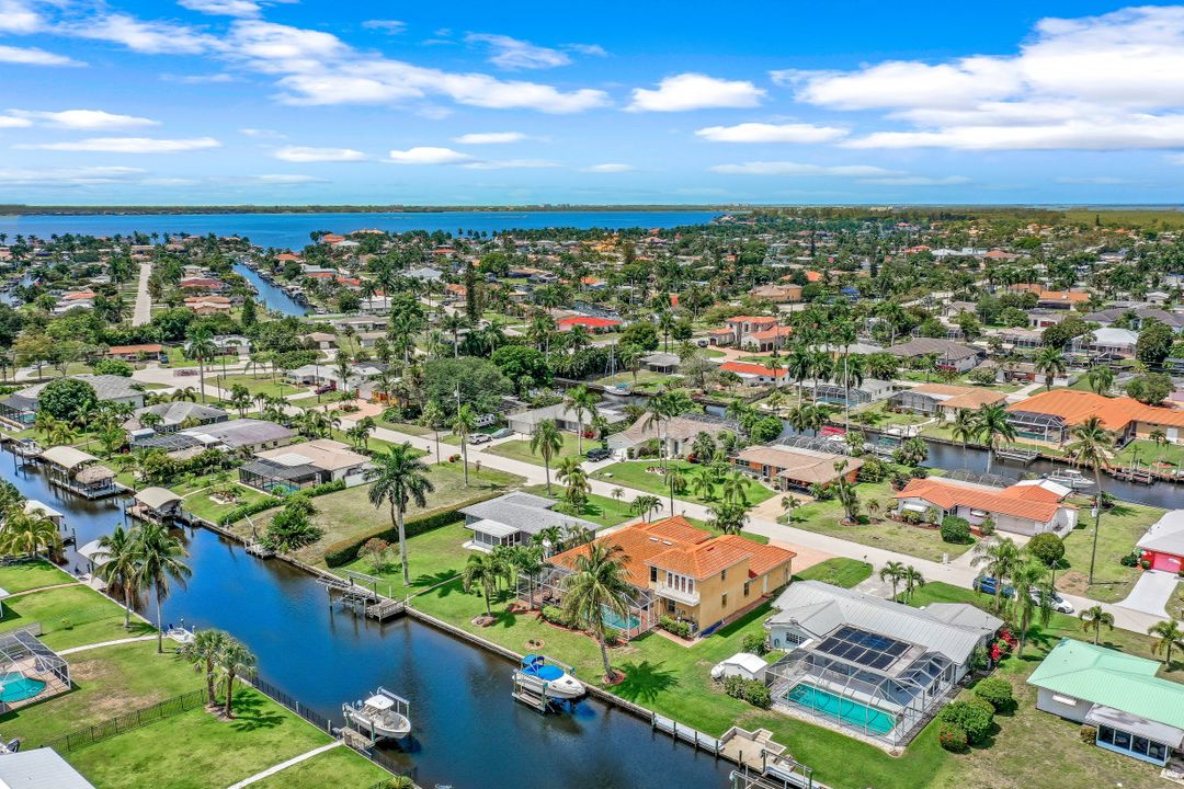 5267 Tiffany Ct, Cape Coral, FL 33904