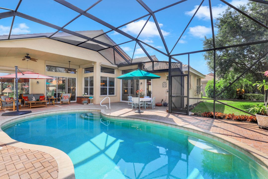 1427 King Sago Ct, Naples, FL 34119