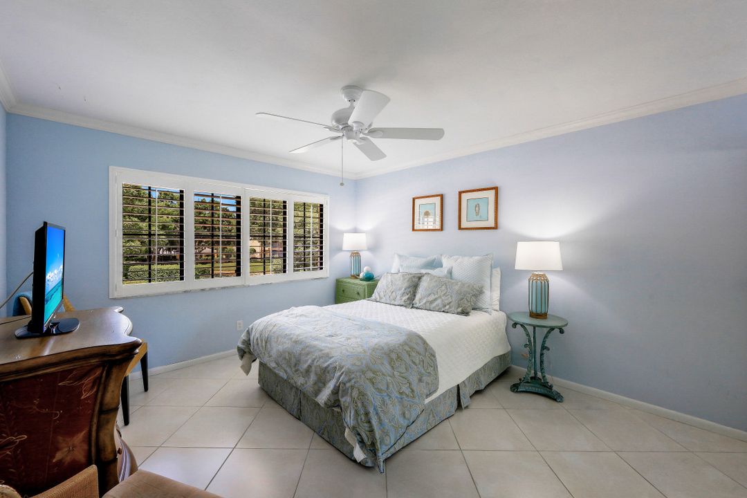 523 Serendipity Dr #523, Naples, FL 34108