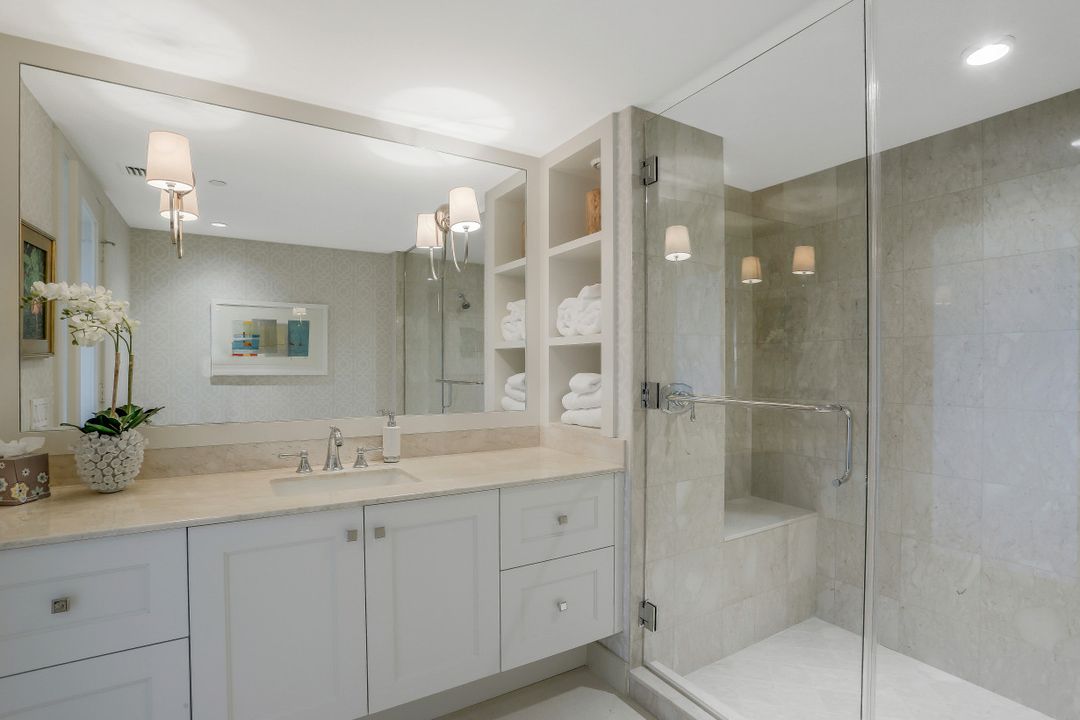 11125 Gulf Shore Dr #701, Naples, FL 34108